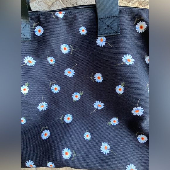 ALICE + OLIVIA Daisy Floral Black Over Night Travel Duffle Bag Brand NEW Women - Picture 13 of 15